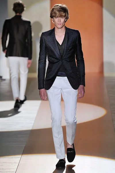 Look 40